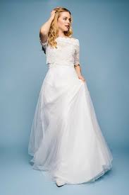 Hochzeitskleid oben spitze unten tüchzeitskleid versailles. Brautkleider Spitze Zart Edel Erlebe Kussdiebraut Spitzenkleider