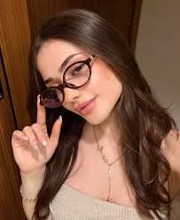 Alejandra Davalos (alejadava221)