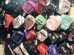 ヴィレッジヴァンガードイオンモール名取 on X: _ 👩🏼  おすすめバッグたちをご紹介💄 ショルダーバッグ サコッシュ ウエポ  etc... 人気ブランド&カラバリも豊富🧒🏽🍒 店内のいちばーん奥にありまーす❕❕ t.co4AJrlq31b3  X