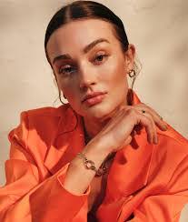 Kathy Gold's Instagram, Twitter & Facebook