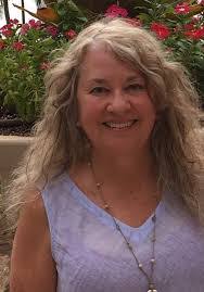 Wanda Seitz's Instagram, Twitter & Facebook