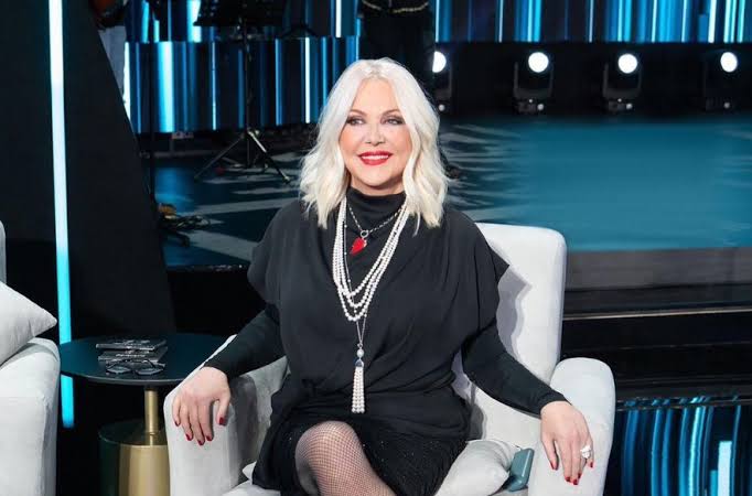 Βραβεύτηκε η Ρούλα Κορομηλά για την προσφορά της στο νησί της Σύρου | in.gr