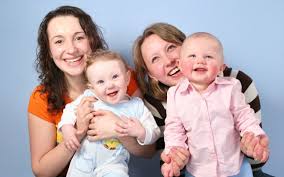 Dermatita atopica la bebelusi debuteza in jurul varstei de 6 luni si poate sa se agraveze suficient de mult, incat sa ii provoace disconfort celui mic. Problema Bujorilor In Obraji La Copii Ce Trebuie SÄ Stii Despre Dermatita AtopicÄ