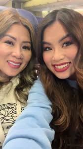 Valerie Nguyen (@thebeesnhiss)