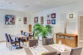 La renommée de stéphane dewaele s'appuie depuis près de 20 ans sur la distinction et l'élégance jusque dans le choix de ses collaborateurs. La Table D Albigny Restaurant Albigny Sur Saone Reserver Horaires Telephone Avis Lyonresto