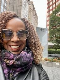 Abiola Idris's Instagram, Twitter & Facebook