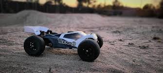 What's a good diff oil option for et48 2.0 for hard packed clay outdoor  track?