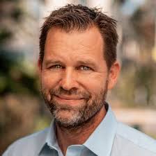 Jason Squire's Instagram, Twitter & Facebook