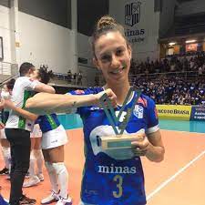 Ela fez a mara fazer uma superliga incrível. Macris Volei Fotos Facebook