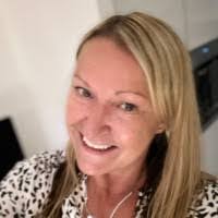 Aida Dzafic's Instagram, Twitter & Facebook