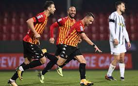 Il benevento di pippo inzaghi è senza gli squalificati glik e schiattarella, oltre agli infortunati iago falque e letizia, ma tiene bene il campo e si difende con ordine. Benevento Juve 1 1 Gol E Highlights Letizia Risponde A Morata Sky Sport