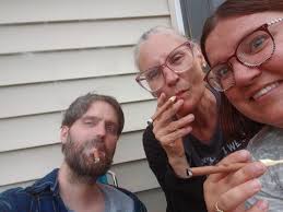 Only way to enjoy a smoke in the North East . Go birds 🦅