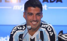 Suárez? Eu tenho o…”; Uruguaio vira foco de torcedores do Santos e  comparação é feita com titular em 2022