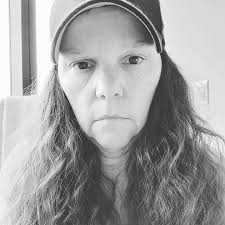 Kim Hyer's Instagram, Twitter & Facebook