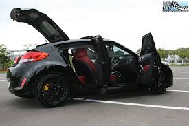 Novo Hyundai Veloster Tuning E Rebaixado Hyundai Veloster Carros De Luxo Carros E Motos