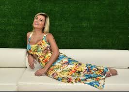 How tall and how much weigh andressa urach? Andressa Urach S Feet Wikifeet