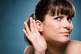 Először hallotta beszélni édesanyját a hallássérült baba: megható videót  mutatunk