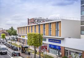 Certains dentistes se spécialisent ensuite en orthodontie pour corriger les. R0hqyb Gxi9vim