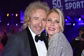 Jun 30, 2021 · bei einem tragischen unfall im sommer 2020 kam alex pullin ums leben. Blondine Der Herzen Thomas Gottschalk Feiert 70 Geburtstag Mit 915