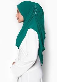 Our products are ranging from hijab inners, dresses, shawls and scarf to halal beauty products. 190 Hijab Ideas Hijab Hijab Tutorial Hijab Fashion