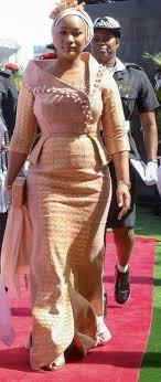 Ooh This Is A Gorgeous Outfit And Beautiful Material As Well African Dresses For Women African Fashion African Fashion Dresses