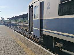 Kreuzburg an der bistritz, hungarian: Locomotiva A Plecat SingurÄ Trenul De BucureÈti A RÄmas In Gara Din Piatra NeamÈ Cu Tot Cu CÄlÄtori Foto C