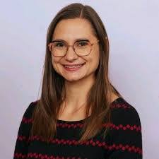 Jennifer Hendrick's Instagram, Twitter & Facebook