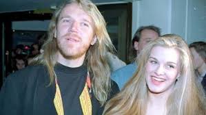 Gebürtig renny lauri mauritz harjola ist ein finnischer filmregisseur und filmproduzent. Renny Harlin And Tarja Smura Dating Gossip News Photos