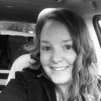 Sara Cushman's Instagram, Twitter & Facebook