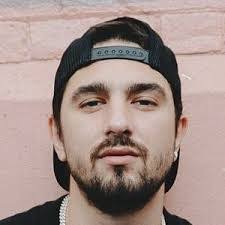 Jesse Boyle's Instagram, Twitter & Facebook