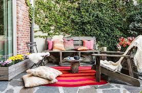 Here are 10 small patio decorating ideas to open up your space and give you the outdoor area of your dreams. 6 Decorating Ideas To Make The Most Of A Small Outdoor Space