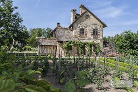 Potager Devant Le Moulin Du Hammeau De La Reine Au Chateau De Versailles Versailles Chateau Chateau Versailles