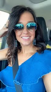 Whitney Pfeiffer's Instagram, Twitter & Facebook