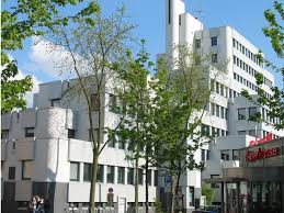 Die wohnung verfügt über einen wohnraum, zwei schlafräume, eine großzügige wohnküche, einen flur und ein geräumiges bad. Tonnies Beantwortet Fragen Der Stadt Rheda Wiedenbruck Radio Gutersloh
