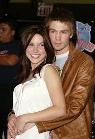 Dec 10, 2018 · sophia bush claimed 'one tree hill' producers 'made practice of taking advantage of people's personal lives,' including her split with chad michael murray — details us weekly magazine news Sophia Bush Said She And Chad Michael Murray Had No Business In A Relationship Mcutimes