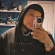 Who's recommended to replace this stair set? Get with me.. thanks