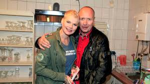 Check spelling or type a new query. So Provokant War Melanie Muller Beim Bachelor
