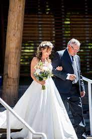 Free Spirited And Wild Kelowna Wedding Katey Jordan Wedding Dresses Bridal Photography Wedding