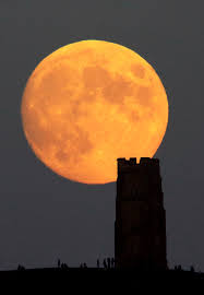 Moon phase for today and tonight with current lunar phase, illumination percentage and moons age. Why Is The Moon Orange Tonight