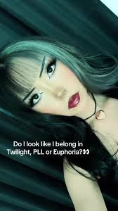 Lana Violet (@mistakepoint)