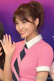 twiceモモ デコルテあらわな肩出しショットに 美しすぎて息が止まる 色っぽい と反響 モデルプレス 2020 twice モモ 美顔 ショートボブ 黒髪