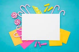 Diseño de hojas de papel con flores. Decoracion De Cumpleanos Con Hoja De Papel En Blanco Foto Gratis