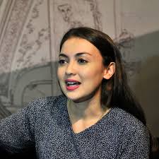 Rianti Cartwright Kenyang Disiksa Derry Drajat di Elif Indonesia