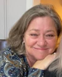 Janet Earle's Instagram, Twitter & Facebook