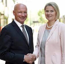 Termin vereinbaren (1) bewertungen (4) öffnungszeiten. Fusion Von Sparda Bank West Und Sparda Bank Munster Unter Dach Und Fach Verlagsgruppe Knapp Richardi Verlag Fur Absatzwirtschaft