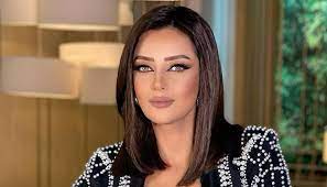 على طريقة super woman تمارس رضوى الشربيني دورها كإعلامية تعتمد على شريحة تتفق أو تختلف مع رضوى الشربيني كمذيعة تحشر أنفها بغشومية أحيانا في البنية التحتية. ÙƒÙˆØ±ÙˆÙ†Ø§ ÙŠØµÙŠØ¨ Ø±Ø¶ÙˆÙ‰ Ø§Ù„Ø´Ø±Ø¨ÙŠÙ†ÙŠ ÙˆØ£Ø³Ø±ØªÙ‡Ø§ ÙˆØ§Ù„Ø¯ØªÙ‡Ø§ ÙÙŠ Ø§Ù„Ù†Ù‡Ø§Ø±
