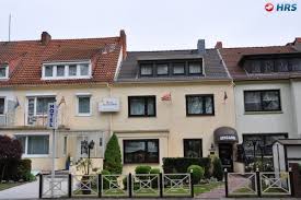 Guests can eat on the terrace in the summer. Bremer Apartmenthotel Bremen Bei Hrs Gunstig Buchen