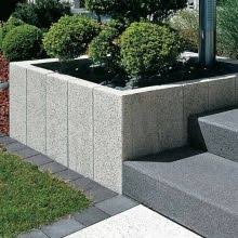 Stelen Granitgrau Weiss Tocano Blockstufen Basaltanthrazit Hangender Garten Blockstufen Vorgarten