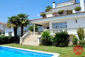 You can find best houses for sale in spain on our daily updated website. Homes For Sale In Barcelona Spain Google Images Beachfront Homes For Sale Beach Living Beachfront