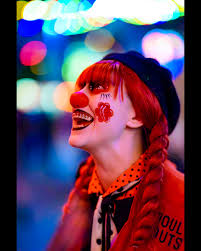 I finally have some good pictures of my stilt preforming 😭💟 thank you 📸  @kris_d_cline @thom_cline_photography 💄makeup @makeupbysundey #haunt  #carowinds #scarowinds #scareacting #scareactor #acting #hauntactor
